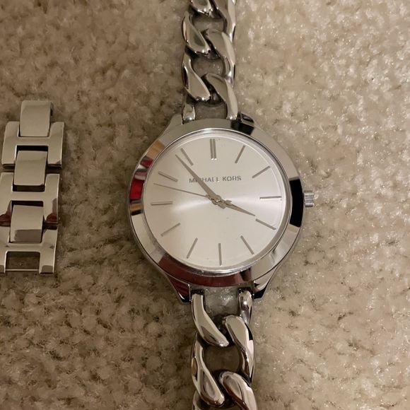 Michael kors watch - Picture 2 of 8